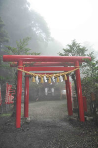 三柱神社