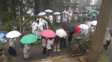 夏越大祓式茅の輪くぐり